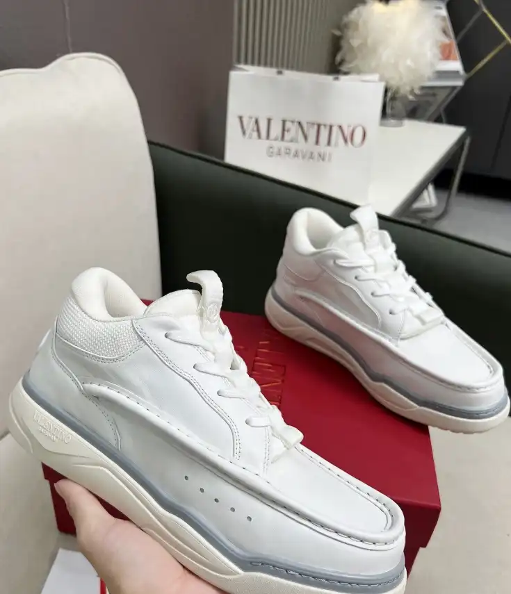 hype Valentino Sneakers