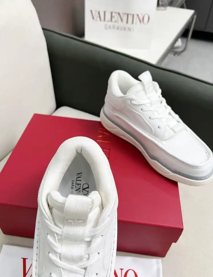 hype Valentino Sneakers