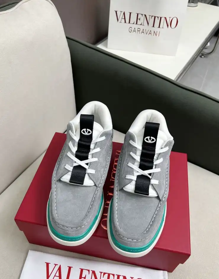 hype Valentino Sneakers