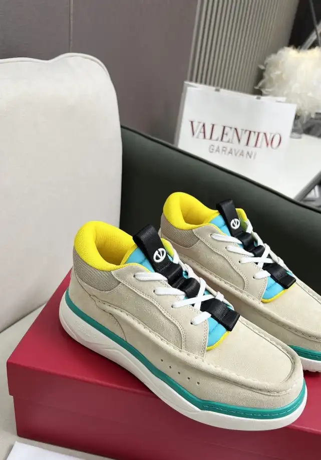 hype Valentino Sneakers