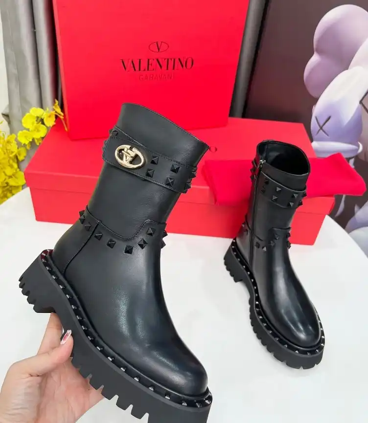 hype Valentino Boots