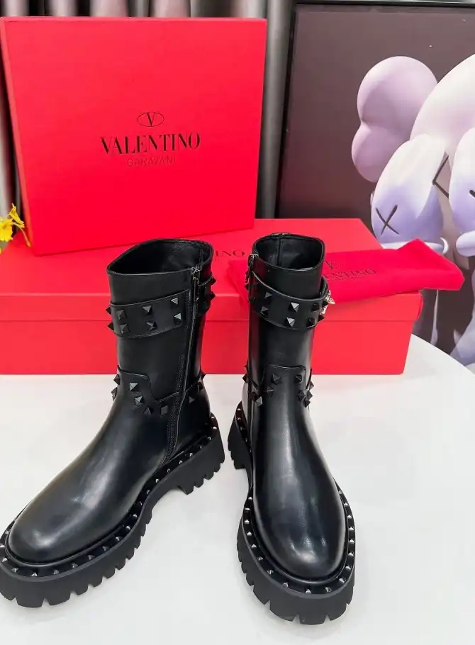 hype Valentino Boots