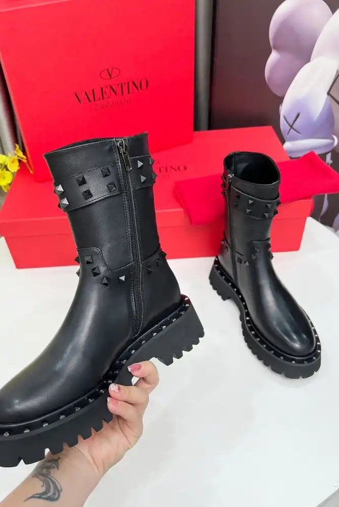 hype Valentino Boots