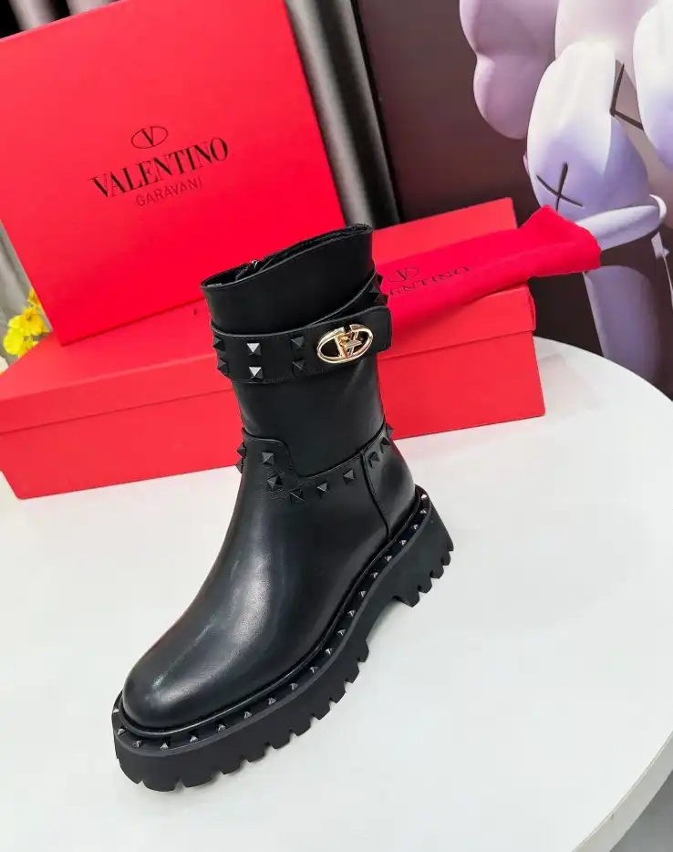 hype Valentino Boots