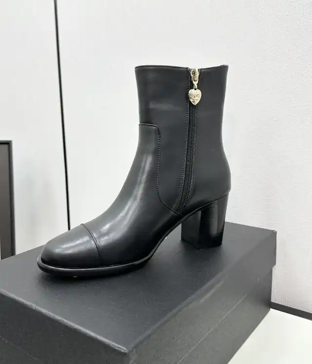 hype Chanel Boots