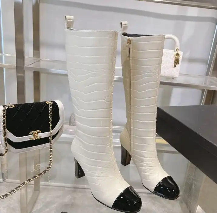 hype Chanel Boots