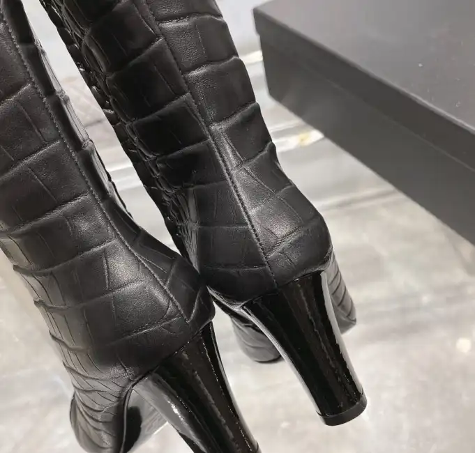 hype Chanel Boots