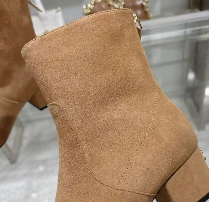 hype Chanel Boots