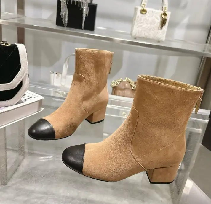 hype Chanel Boots