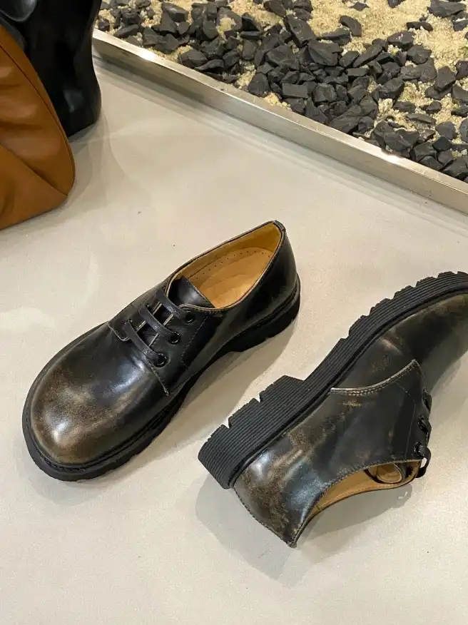 hype Loewe Leather Shoes