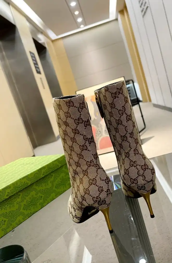 hype Gucci Boots