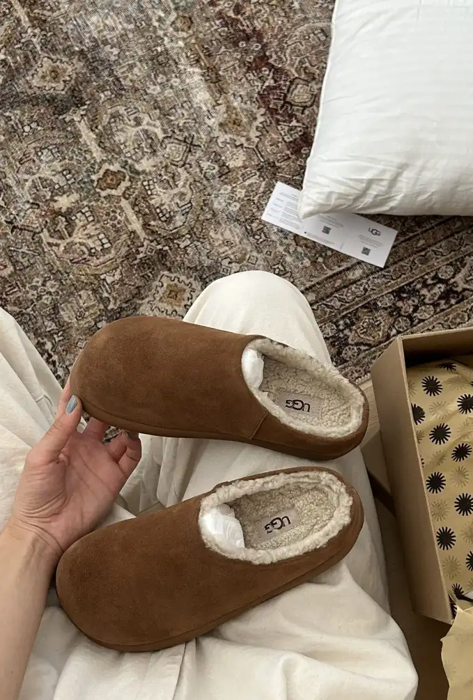 hype UGG Slippers