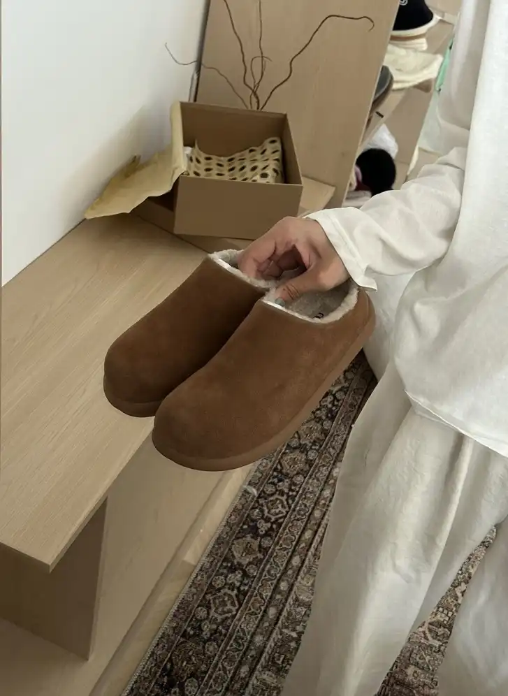 hype UGG Slippers