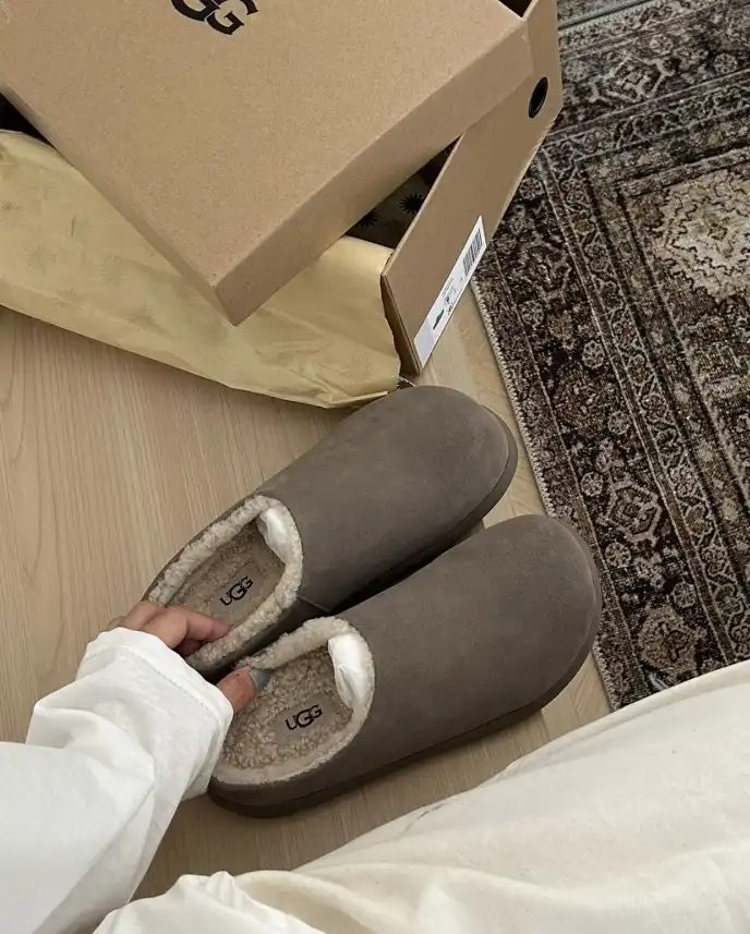 hype UGG Slippers