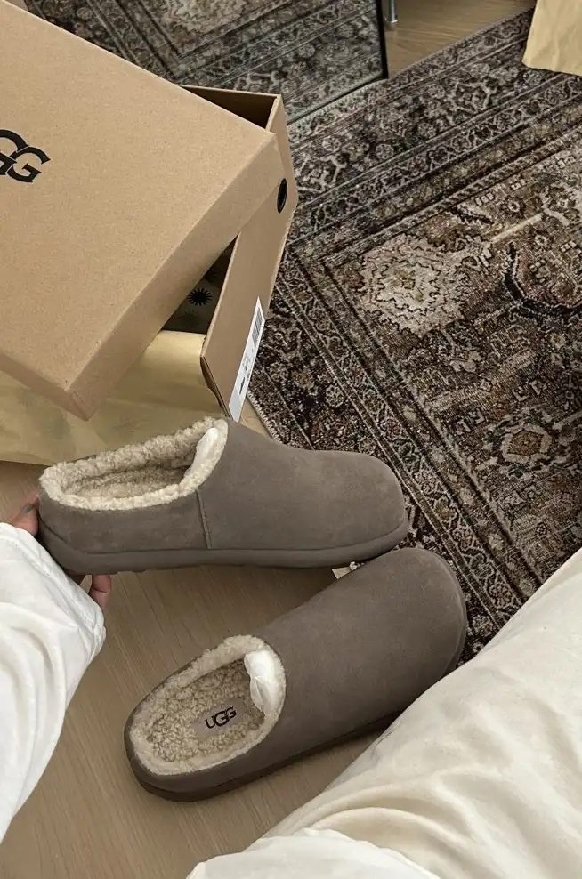 hype UGG Slippers