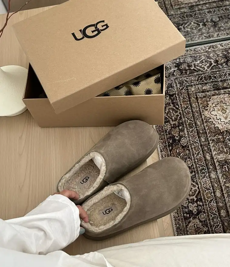 hype UGG Slippers