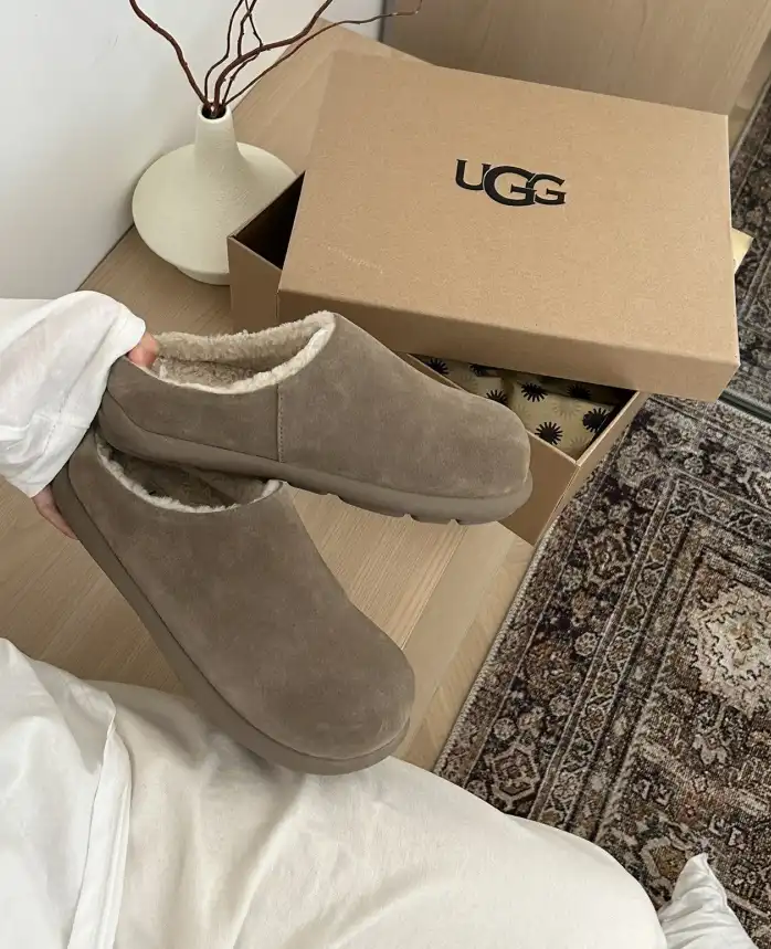 hype UGG Slippers