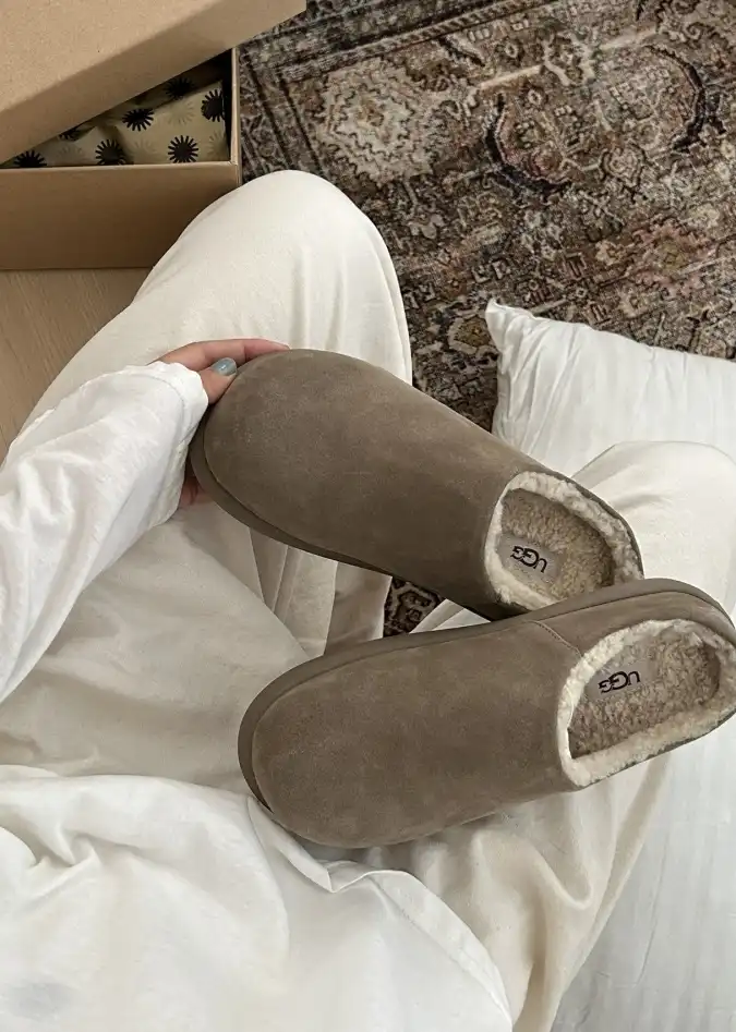 hype UGG Slippers