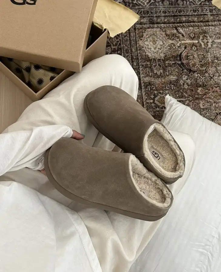 hype UGG Slippers