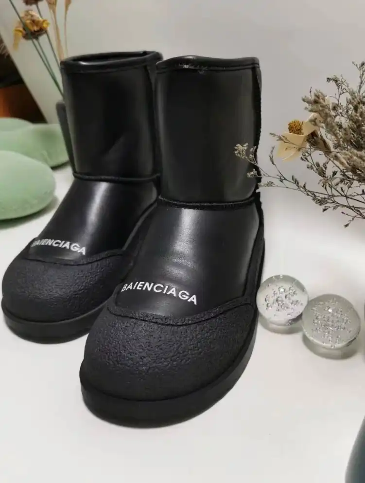 hype Balenciaga Boots