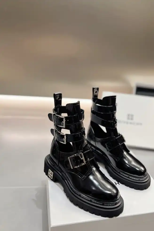 hype Givenchy Boots