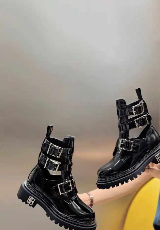 hype Givenchy Boots