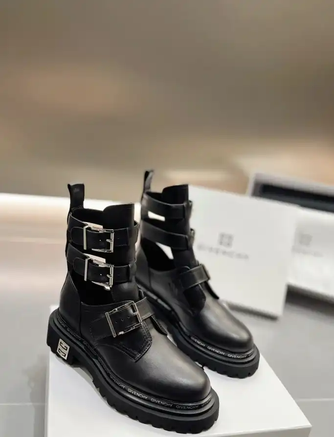 hype Givenchy Boots