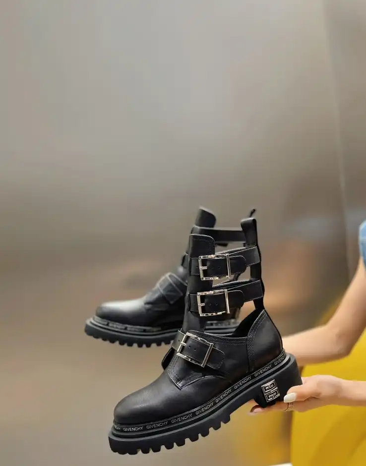 hype Givenchy Boots