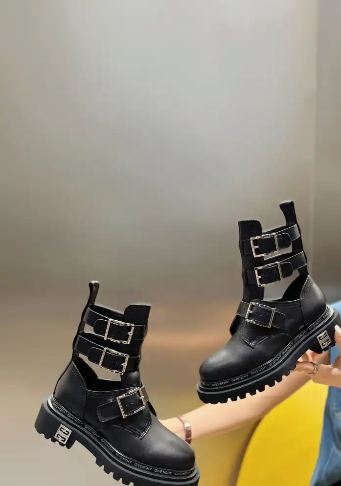 hype Givenchy Boots