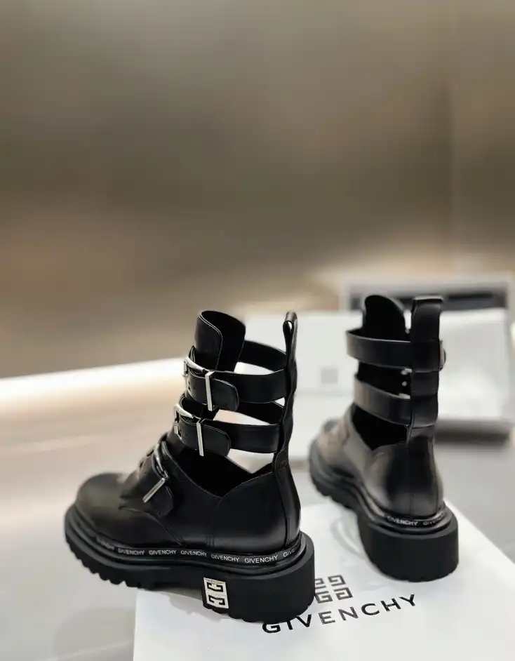 hype Givenchy Boots