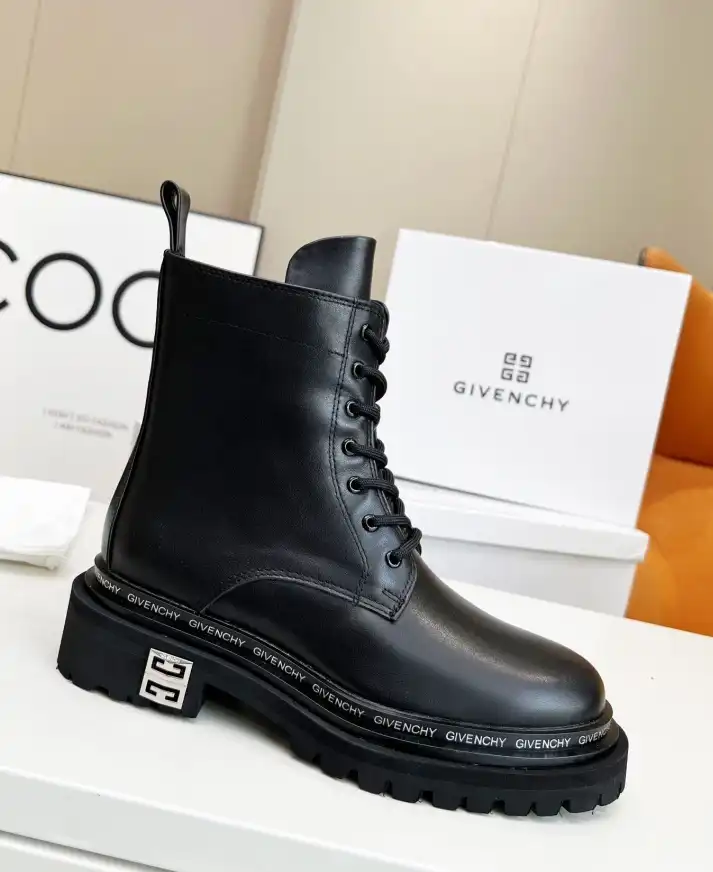 hype Givenchy Boots