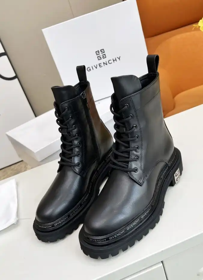 hype Givenchy Boots