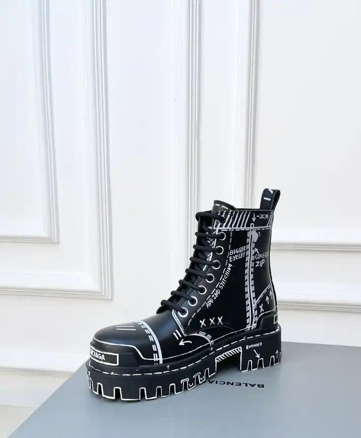 hype Balenciaga Boots