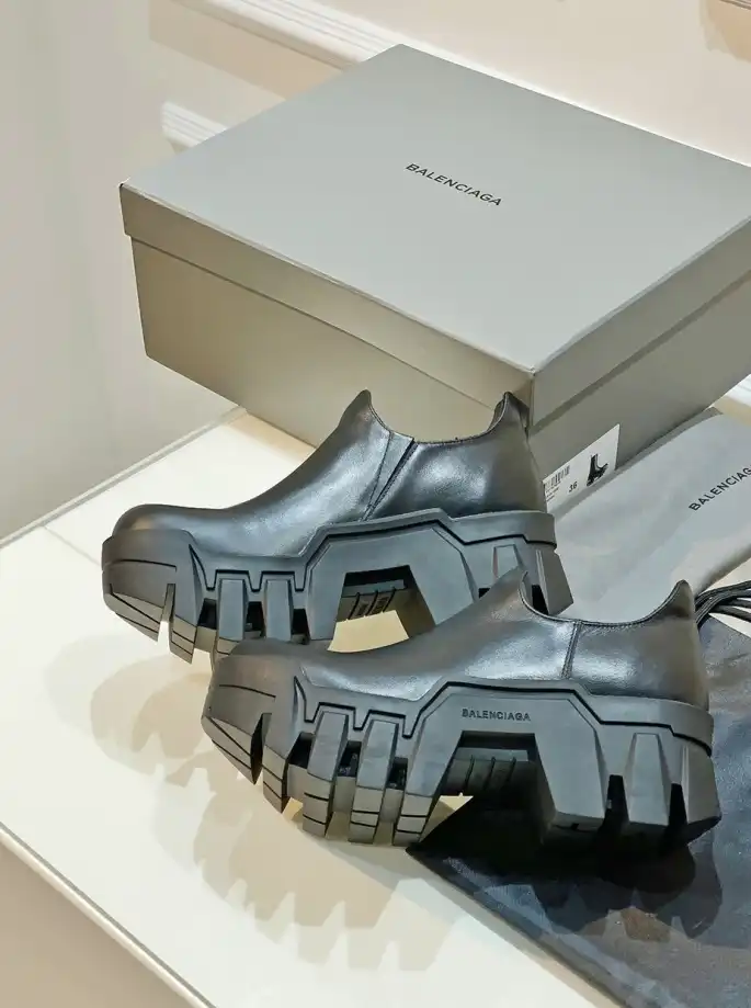 hype Balenciaga Boots