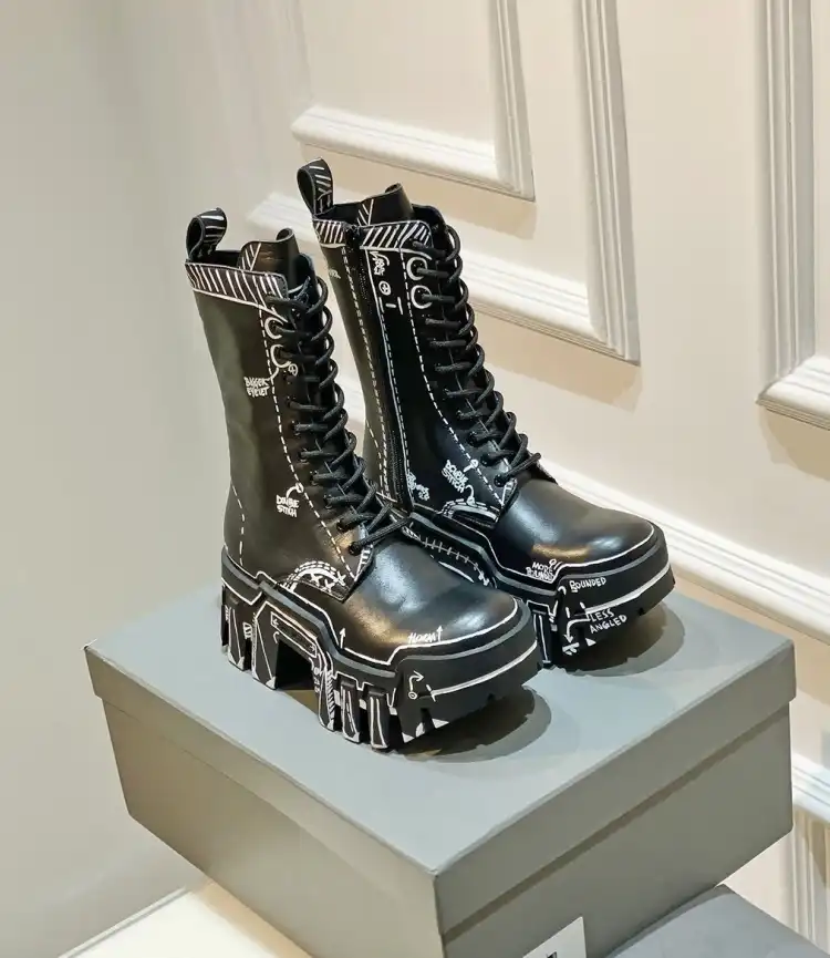 hype Balenciaga Boots