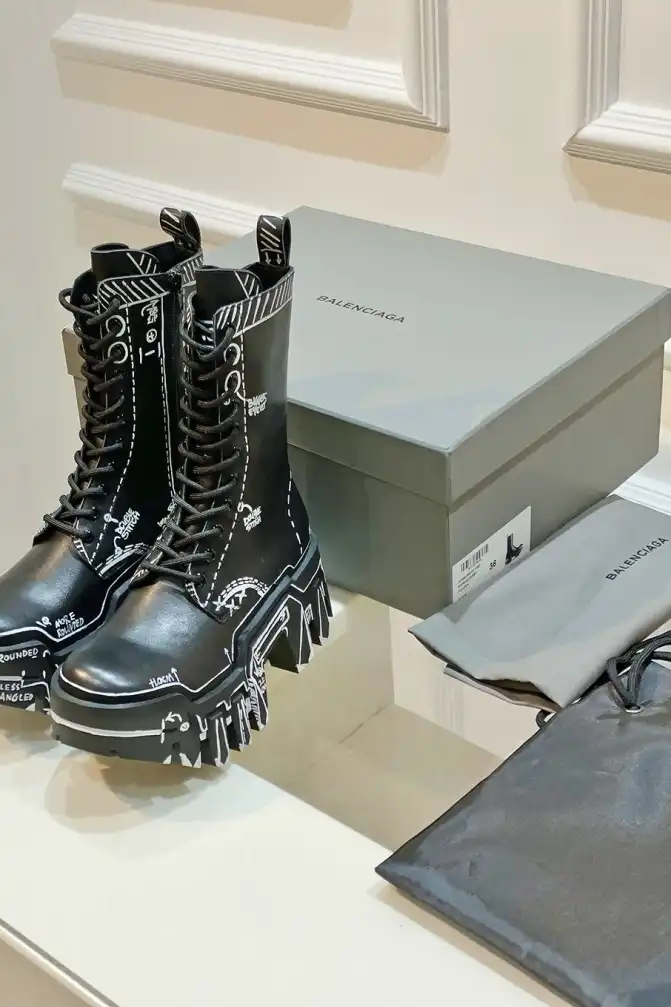 hype Balenciaga Boots