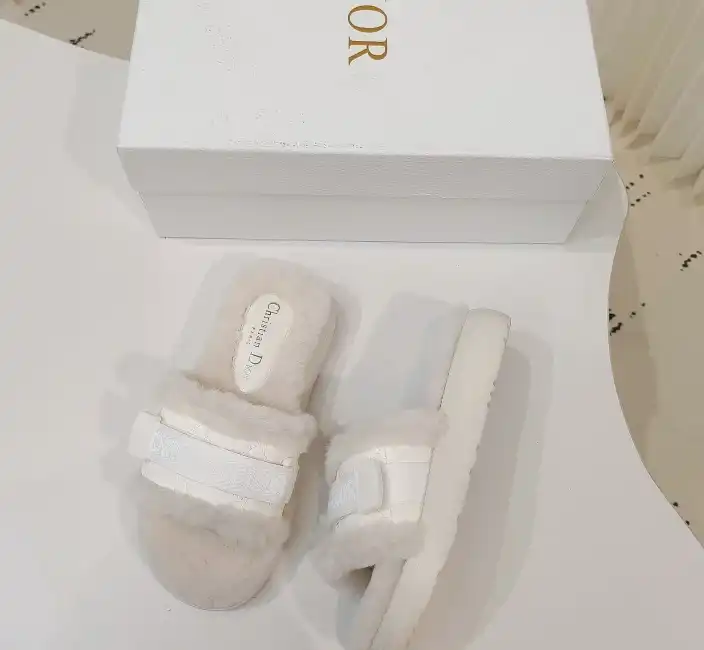 hype Christian Dior Slippers