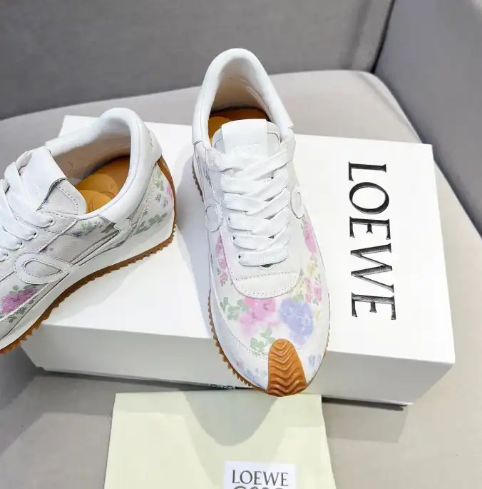 hype Loewe Sneakers