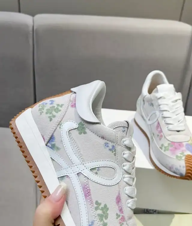 hype Loewe Sneakers