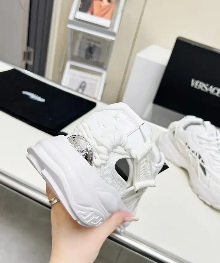 hype Givenchy Sneakers