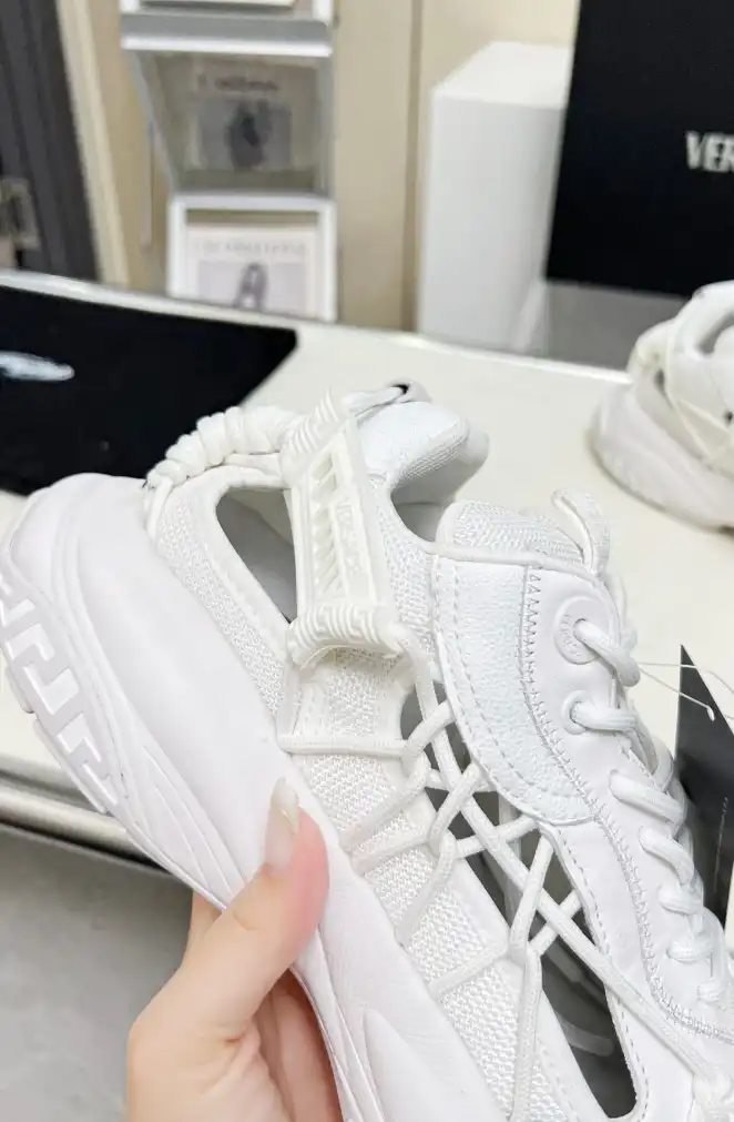 hype Givenchy Sneakers