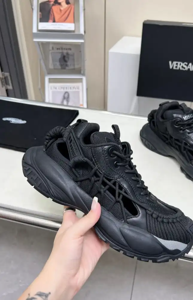 hype Givenchy Sneakers