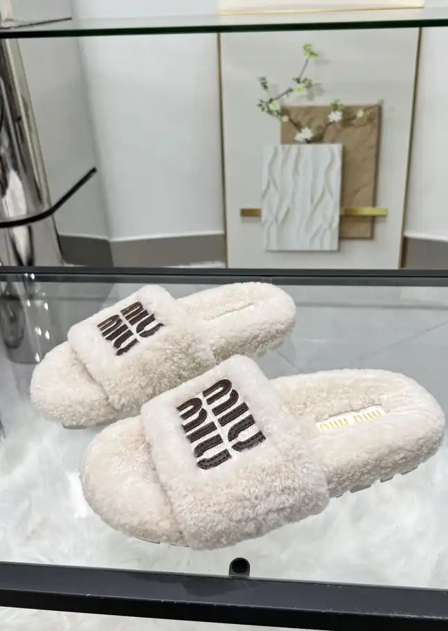 hype Miu Miu Slippers