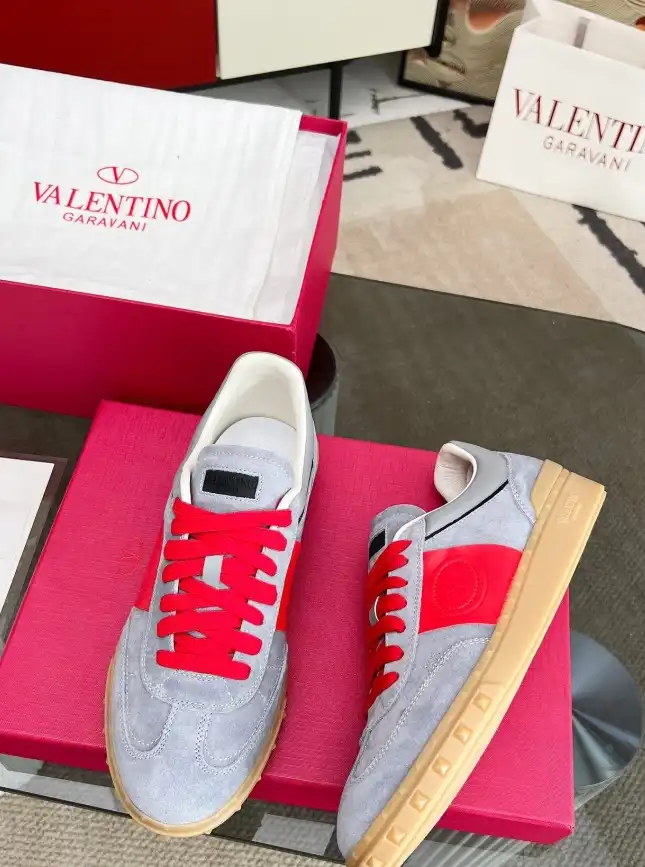 hype Valentino Sneakers