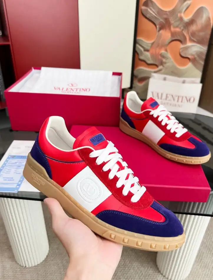 hype Valentino Sneakers