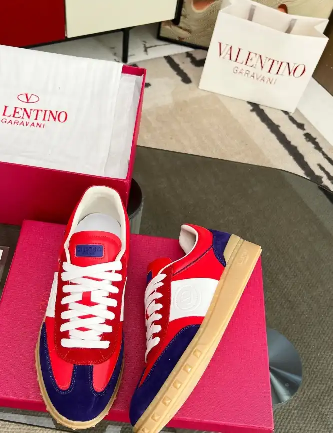 hype Valentino Sneakers