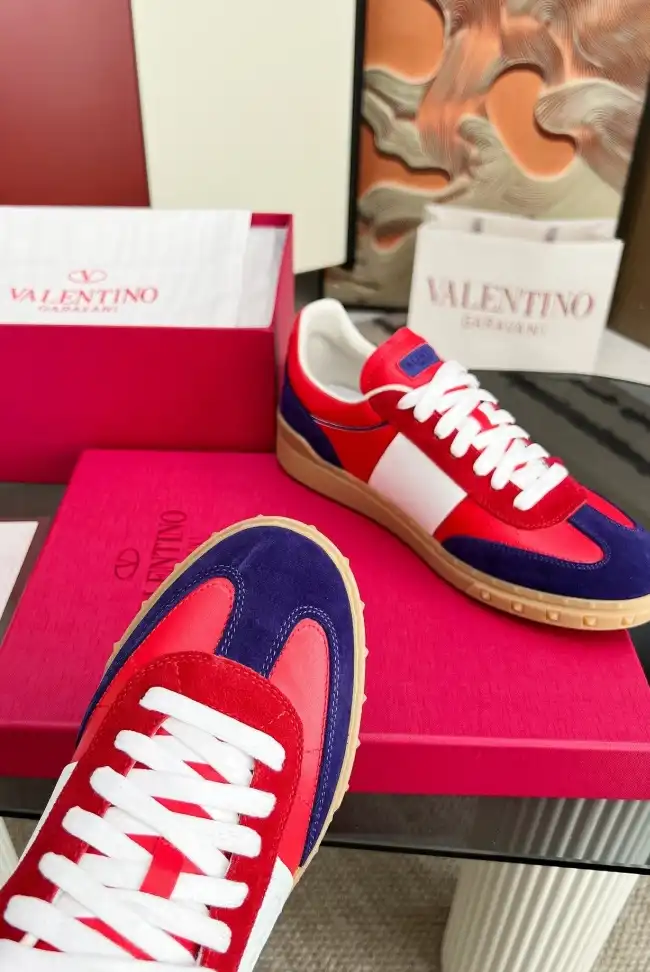 hype Valentino Sneakers