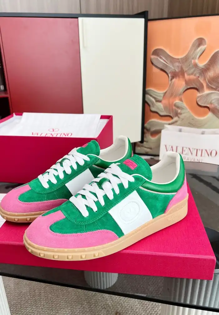 hype Valentino Sneakers