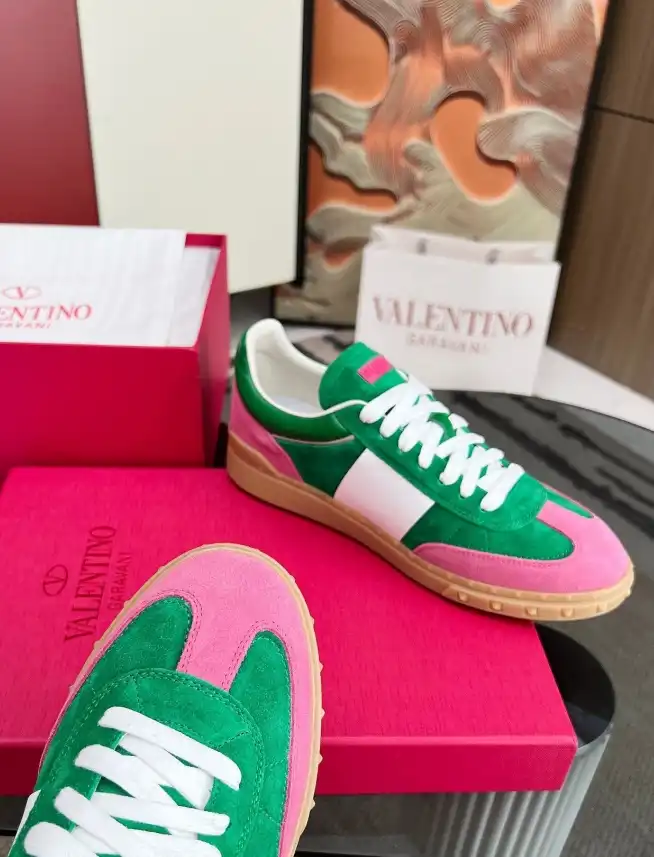 hype Valentino Sneakers