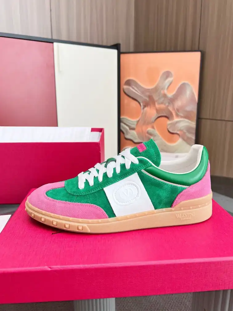 hype Valentino Sneakers